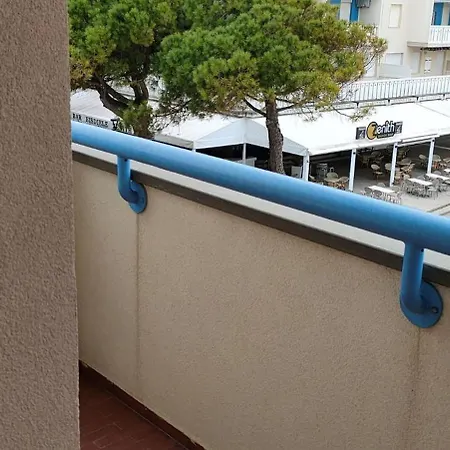 Modern Flat For Four Guests With Side Sea View 아파트 비비오네