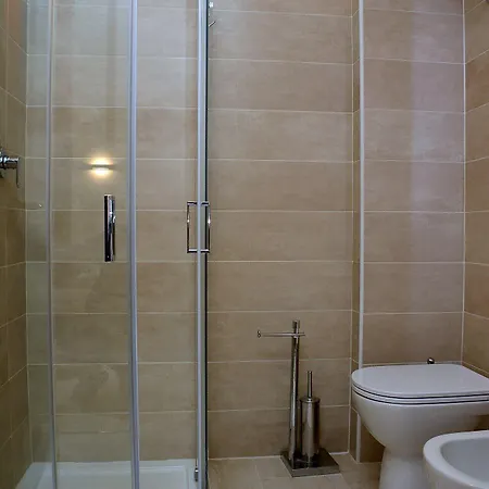 Modern Flat For Four Guests With Side Sea View 아파트 비비오네