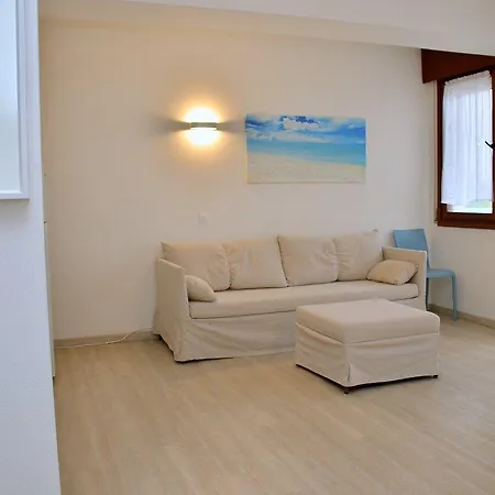 아파트 Modern Flat For Four Guests With Side Sea View *